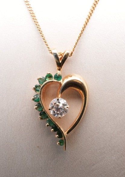ESTATE14K YG EMERALD & DIAMOND HEART PENDANT APX 0.40CTW DIAM