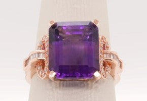 10K RG 5.6 CT AMETHYST 0.25 CT DIAMOND RING