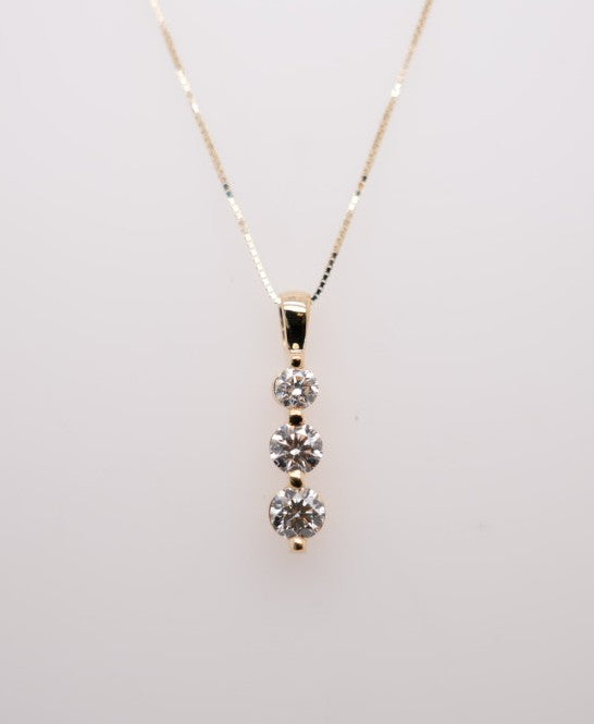 18K YG 3 STONE PENDANT 0.75CTW