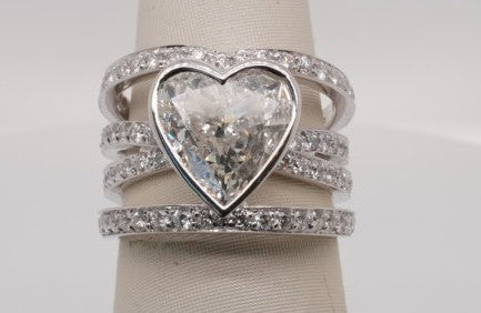 18K WG RING WITH DIAMOND HEART 2.51CT VS1/F