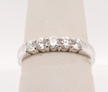 14KWG SHARED PRONG 5 STONE BAND 0.50CTW