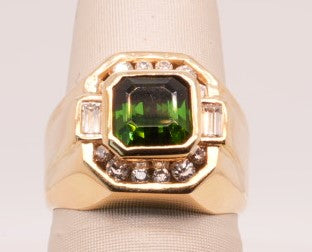 LADIES 18K YG EMERALD CUT GRN TOURM AND DIAMONDS RING
