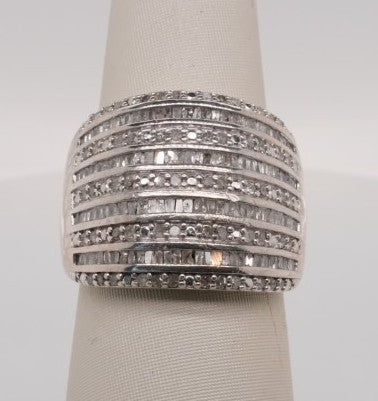 ESTATE SILVER RING WITH 9 ROWS WHITE DIAMONDS