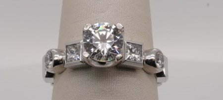 18K WG .90 CTW G/H VS AMY L. SEMI-1