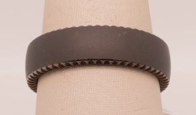 TANT 6.5MM  RIVOT COIN EDGE  SANDBLAST CENTER SZ 10