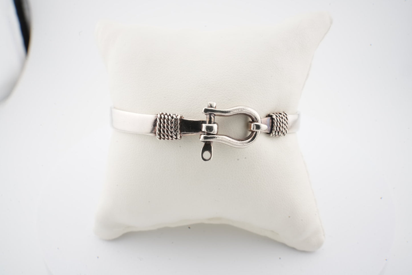 ESTATE SILVER SHACKLE BRACELET