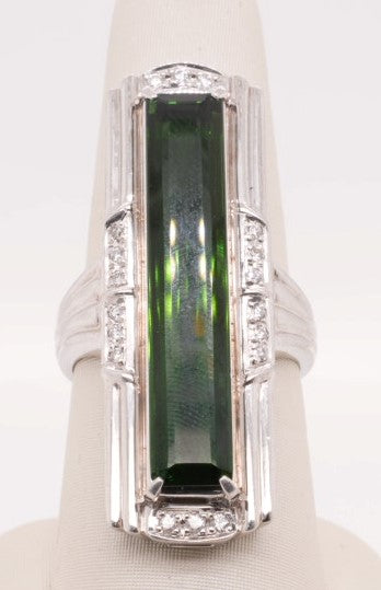 LDS PLAT RING GREEN TM 10.30CTW ASSHER DIA 0.10CTW