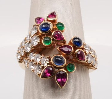 LADIES 18KYG RUBIES, EMERALD, SAP DIAM RING