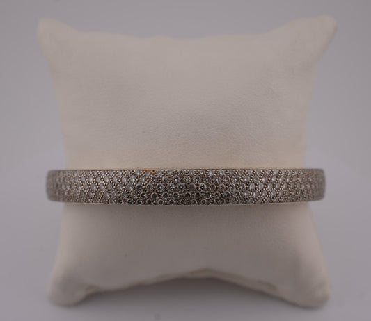 LADIES 14K WG DIAMOND BANGLE 3.01CTW
255 PAVE  ROUNDS =3.01CTW
30.60
