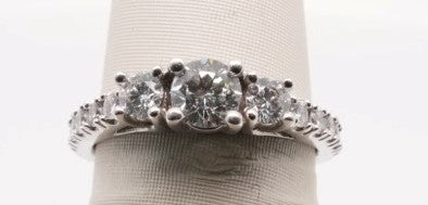 LDS 18KW 3-STONE RB RING