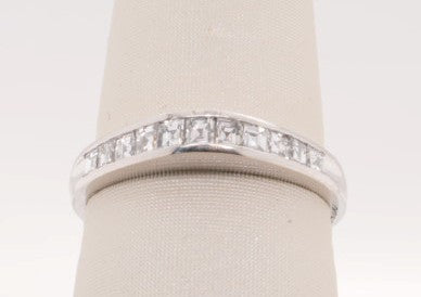 PLATINUM DIAMOND BAND 0.46CTW 3.5GRM
