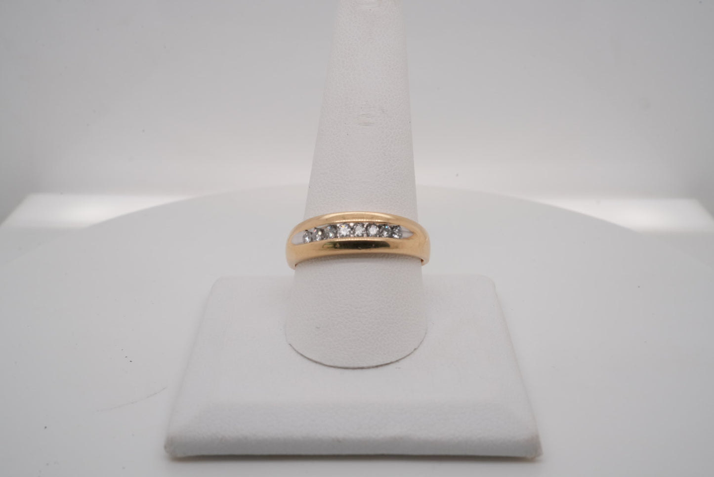 MENS 14K YG AND DIAMOND BAND STONES 0.25CTW