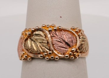 LADIES 10KYG TRI-COLOR LEAF RING
