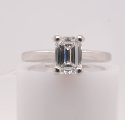 LADIES PLATINUM EMERALD SOLITAIRE 1.04CTW F/VS1