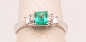 LDS PLAT RING EMERALD 0.46CTW DIA 0.22CTW