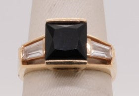 LADIES 14K YG WHITE SAPPHIRE BGT AND PRINCESS ONYX CENTER ESTATE RING