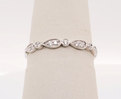 14KW DIAMOND STACKABLE BAND 0.10CTW
