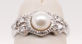 14KT WHITE GOLD VINTAGE PEARL & DIAMOND RING