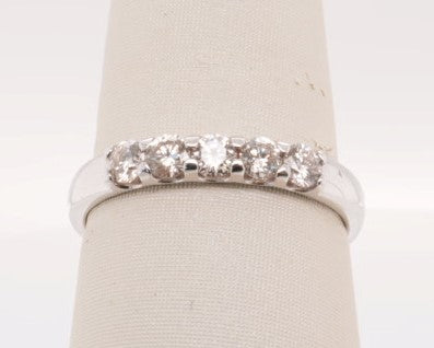LADIES 14KW DIAMOND BAND 5 STONE 0.50CTW