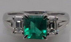 LADIES PLAT RING EMERALD 0.94CTW DIAM 0.47CTW