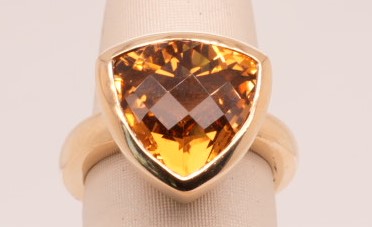 LADIES 14K YG TRILLION CITRINE RING