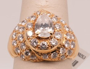 18K YG ESTATE SEMI APX 1.30CTW - FOR 1CT PEAR CENTER