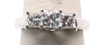 PLAT 3 STONE RING CENTER PRI 0.71CTW VS2/G GIA 11120687