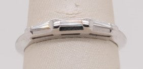 LADIES 14K WG BGT ESTATE DIAMOND BAND