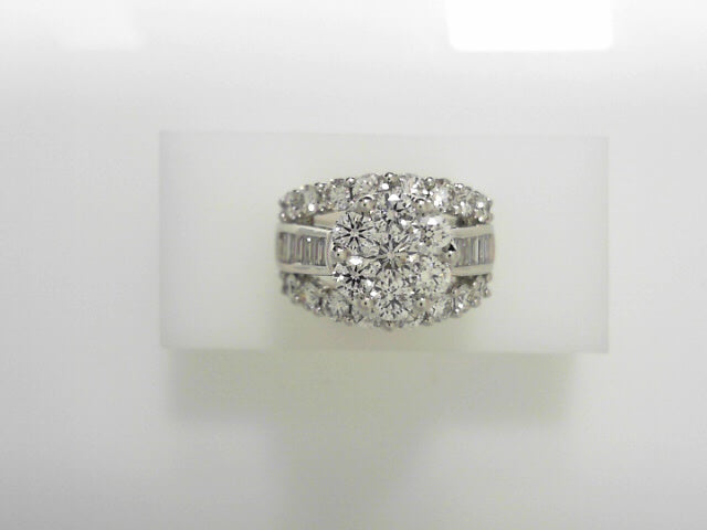 14K WG 4.00 CTW RD/BGT DIAMOND ENGAGEMENT RING