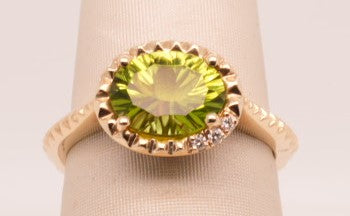 14KYG PERIDOT RING P=1.97CT RD=.02CT