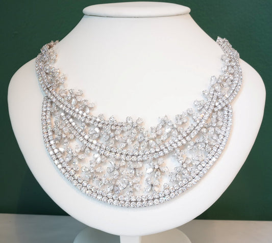 LADIES 18K DIAMOND NECKLACE PEAR AND RB 42.8CTW