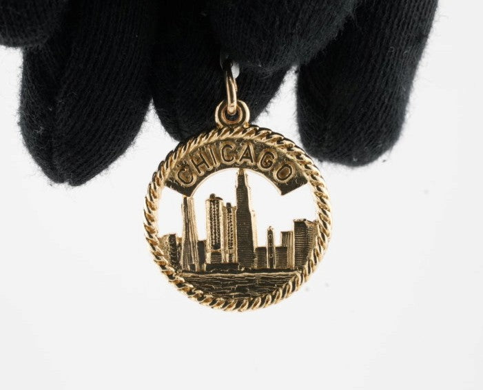 14K YG CHICAGO CHARM