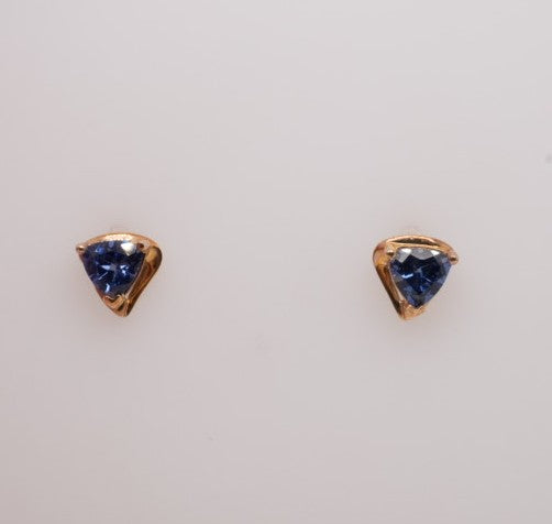 10K YG TANZANITE TRILLION STUDS