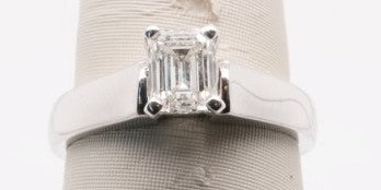 LADIES 14KW SOL ENG EMERALD 1.00CTW SI1/I GSI 45304300320