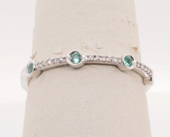 LADIES 10KW DIAMOND 0.05CTW & EMERALD 0.11CTW BAND