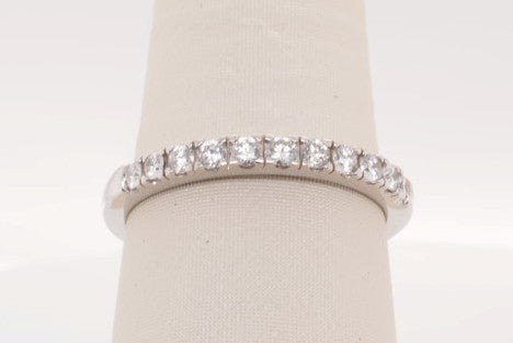 14K WG ROUND DIAMOND BAND APX SI2/H 0.33CTW