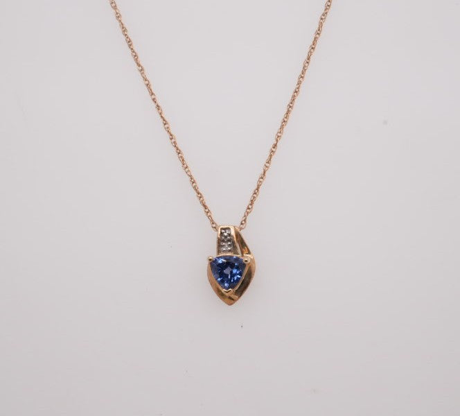 10K YG TANZANITE TRILLION PENDANT WITH CHAIN