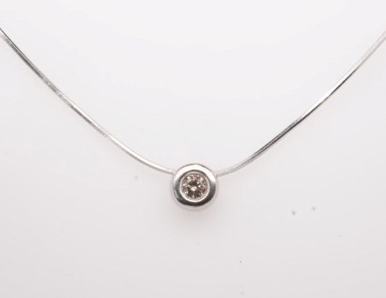 ESTATE 14K WG BEZEL SOLITAIRE ROUND DIAMOND PENDANT ON SNAKE CHAIN 16"