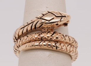 10K YG SNAKE RING WITH GARNET IN THE MOUTH  ESTATE