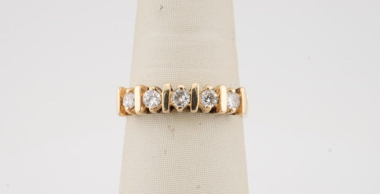LADIES 14K YG DIAMOND 5 STONE BAND 0.30CTW