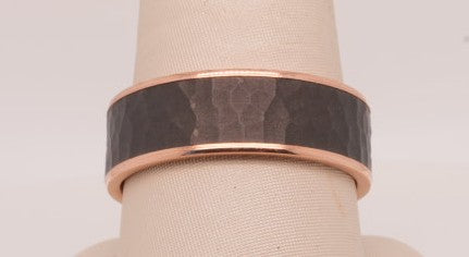 AMMARA STONE 7.5MM 14KR SATIN HAMMERED CENTER