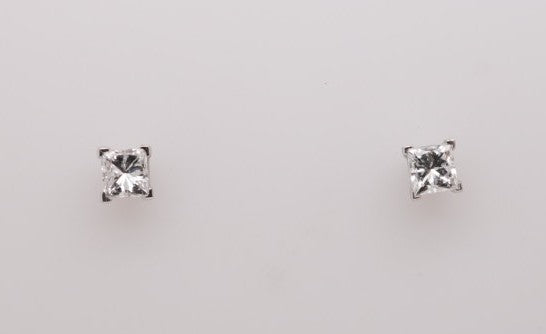 0.71CTW PRINCESS STUDS SI2/H
