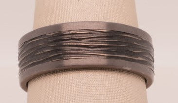 TANT 8MM  HORIZANTAL BARK  SZ 10