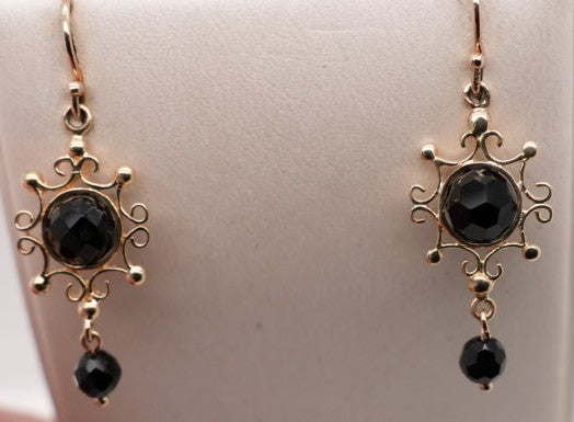 LADIES 14K YG AND ONYX ESTATE EARRINGS