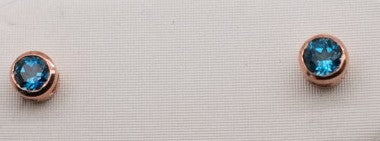 10KR LONDON BLUE TOPAZ STUD EARRINGS