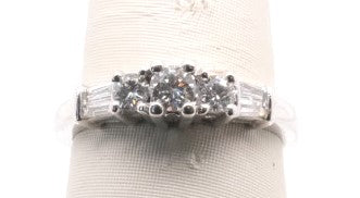 14K WG 3 STONE DIAMOND ESTATE RING APX 0.50CTW