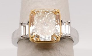 18K YG AND PLATINUM FANCY YELLOW DIAMOND RADIANT CENTER 4.09CTW VS2