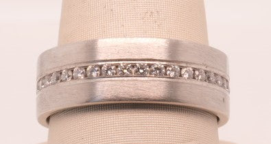 ND PLATINUM ETERNITY MENS BAND WITH BRUSHED FINISH 0.82CTW