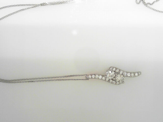 14KW 1.5 CTW 1.00 CT CTR 2 STONE DIAMOND PENDANT