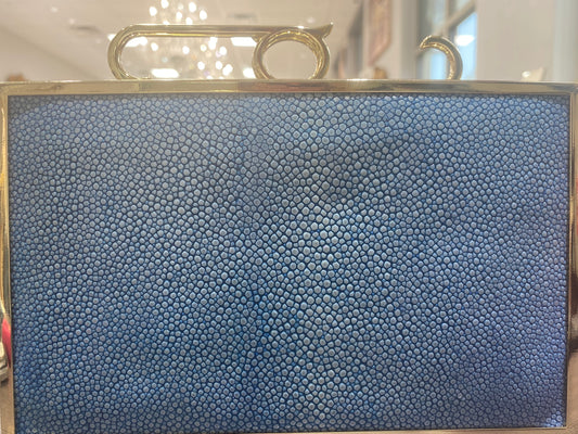STINGRAY CLUTCH LIGHT BLUE